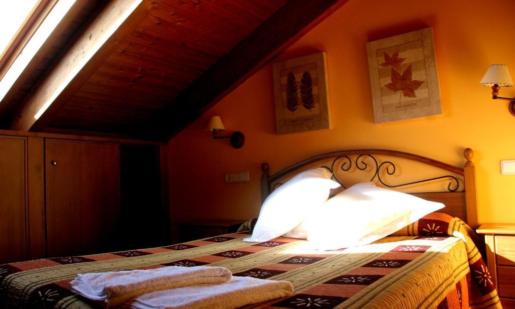 Hostal Casa Barranco Castejon del Puente Ruang foto